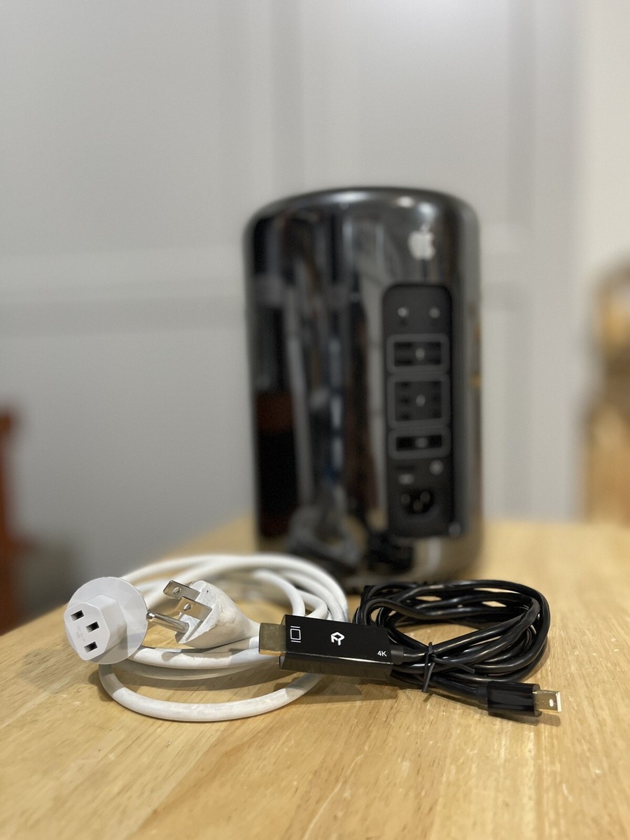 Mac Pro 6-Core Intel Xeon E5 3.5 GHz 32GB RAM 512GB SSD X2 AMD