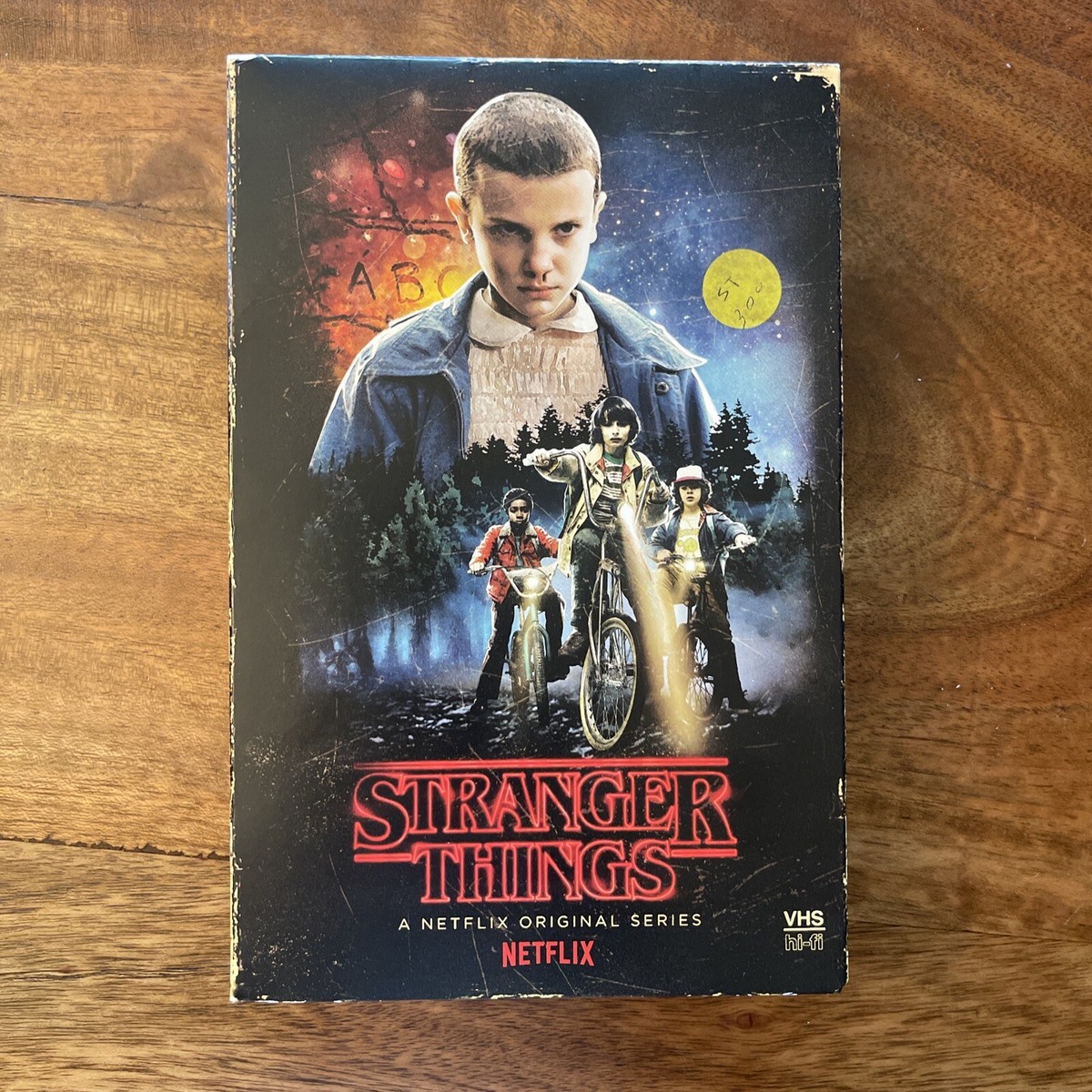Stranger Things Season 1 Set (Blu-Ray + DVD) 4Disc Special Edition