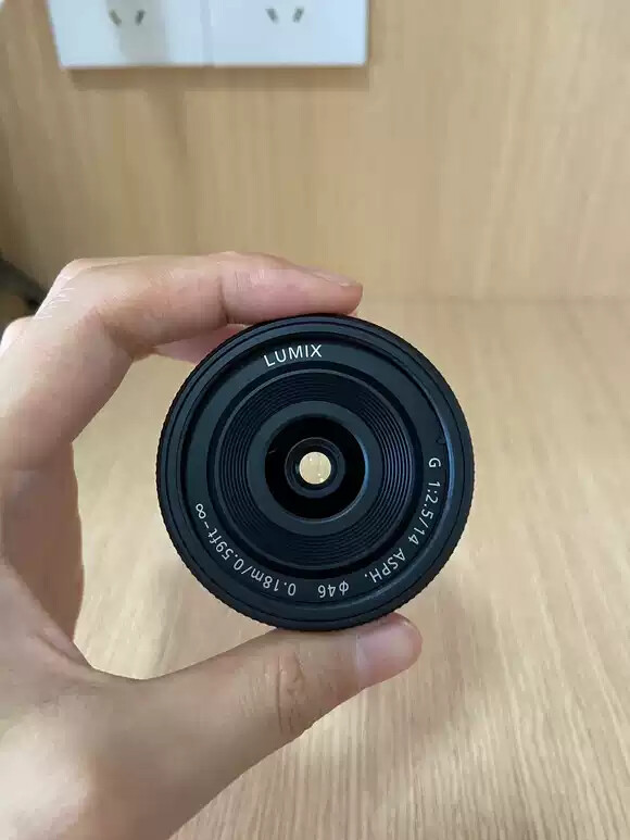 Panasonic Lumix G 14mm f2.5 ASPH Autofocus Lens Silver H-H014 W