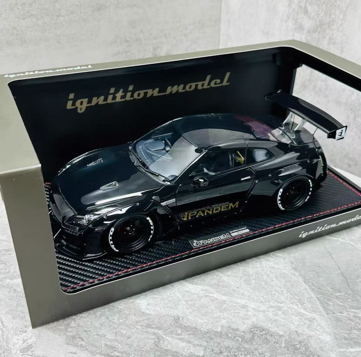 イグニッションモデル PANDEM 1/18 R35 GTR マジョーラ イグニッション