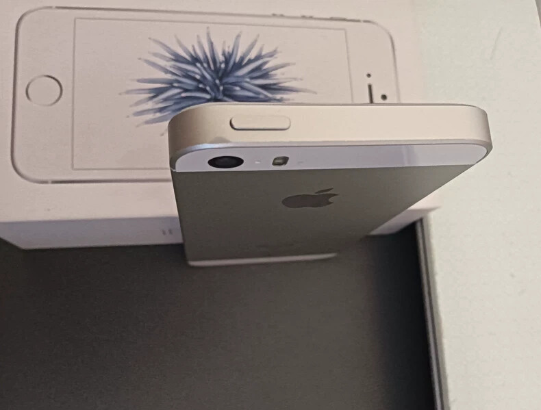 Buy Apple iPhone SE - 128 GB - Silver (Unlocked) online | eBay