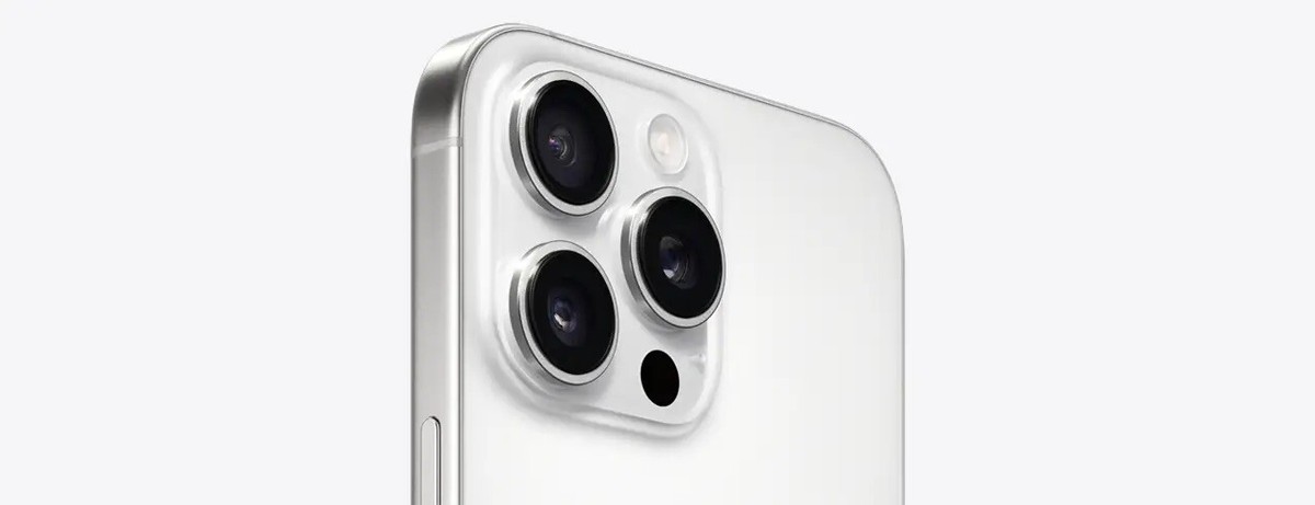 Apple 2024 iPhone 16 Pro Max 256GB White Titanium UNLOCKED Free