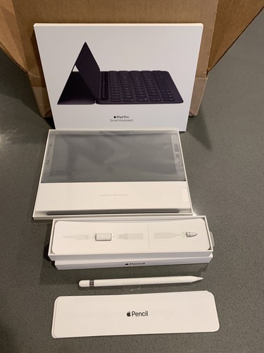 Apple MPTL2LL/A Smart Keyboard for 10.5 inch iPad Pro - Black for