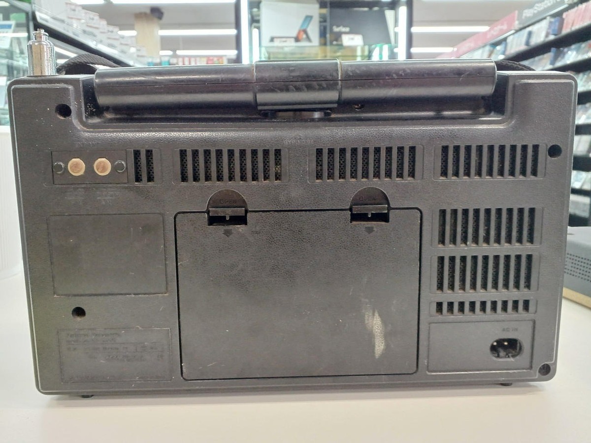 For Parts National Panasonic RF-2200 Cougar 8-Band Radio from