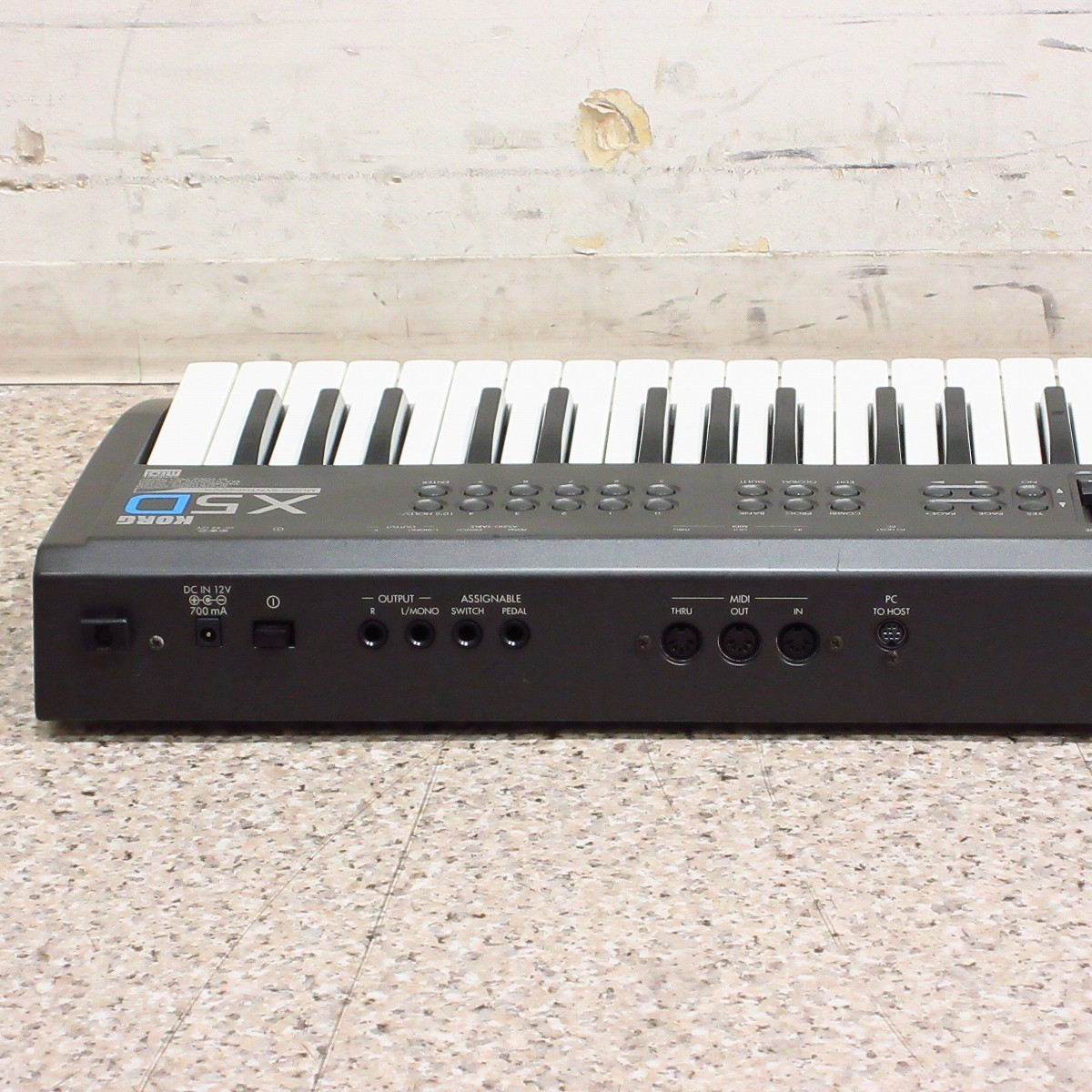 Korg X5D 61-Key Digital Synthesizer 1995 Compact w/ AC Adapter