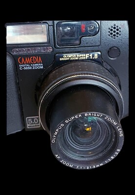 Olympus Camedia C-5050 Zoom 3x 5MP F1.8 Fast Super Bright Lens