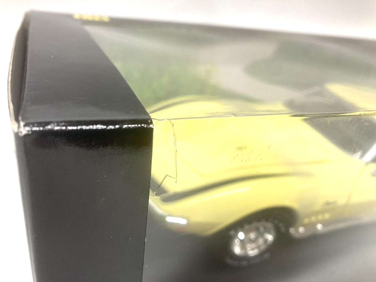 Corvette 1969 Yellow ZL1 Hot Wheels 1:18 th Diecast Model Car '69