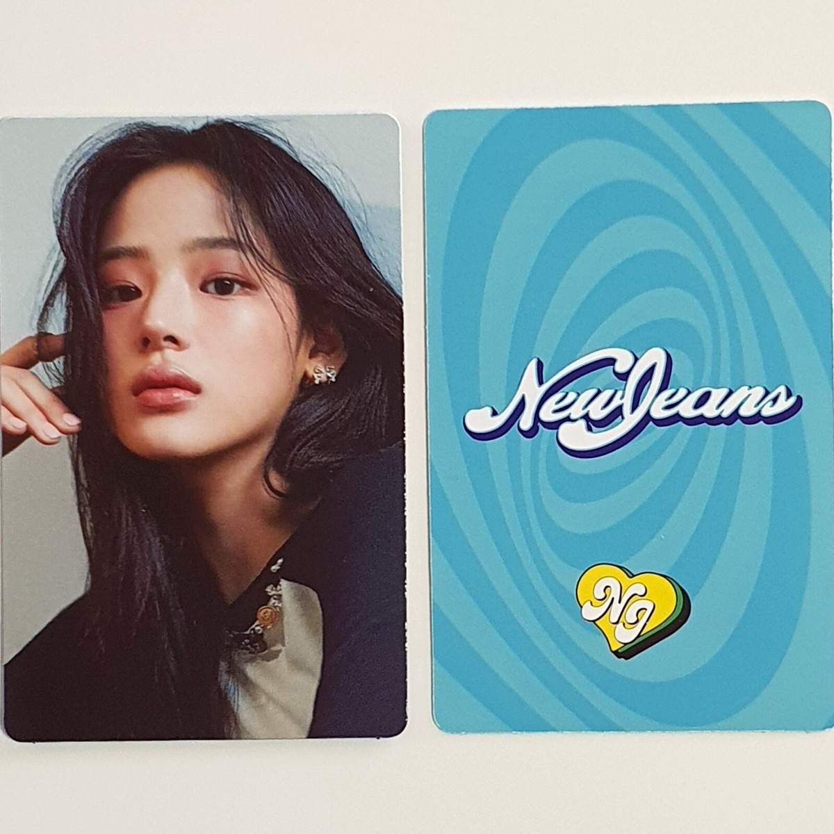 Minji NewJeans Black Long Hair Limited Edition Photocard
