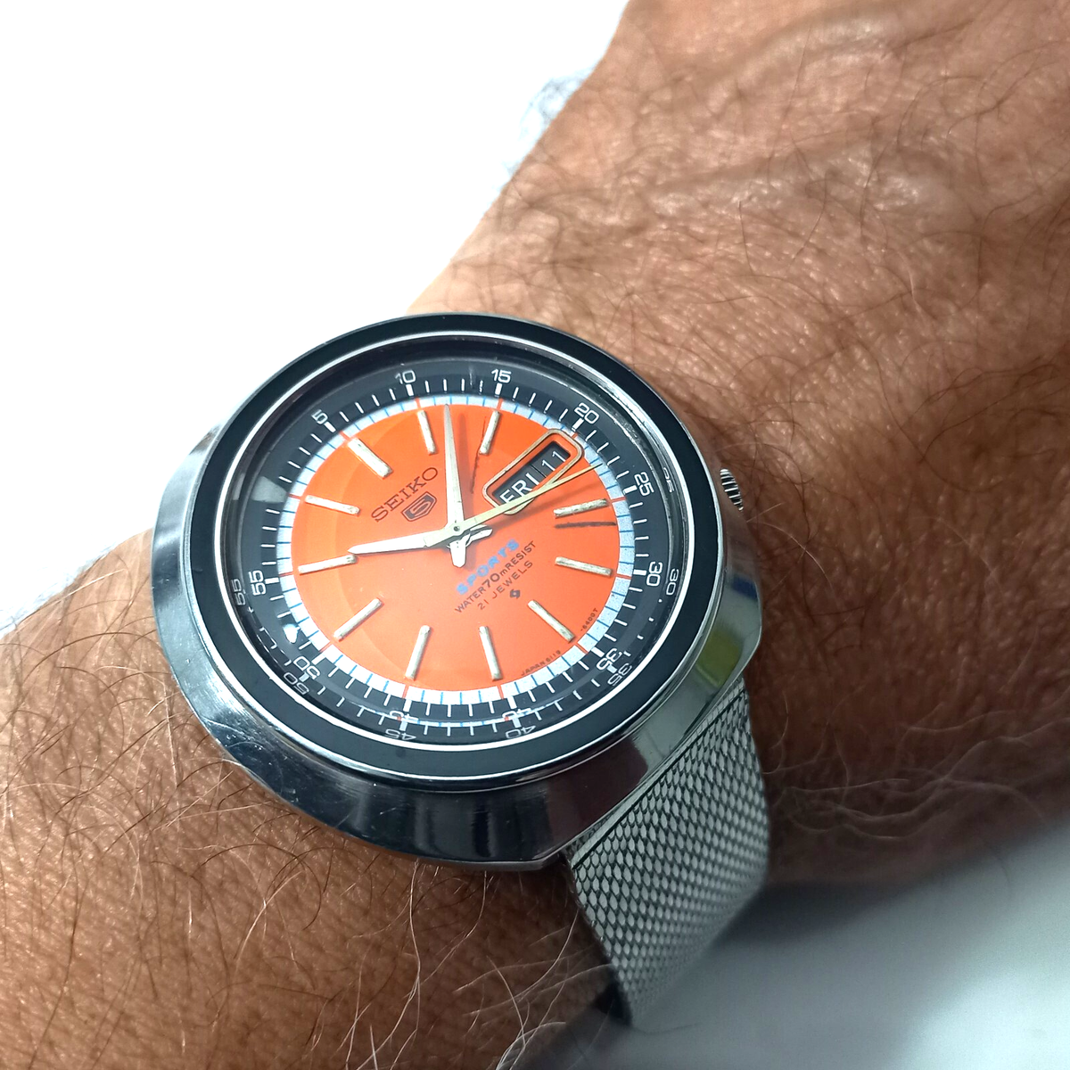 1970'S SEIKO 5 SPORTS 6119-6400 UFO DIVER'S WATER 70M RESIST