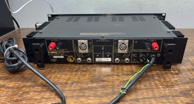 Yamaha P2050 Power Amplifier Professional Series - Works Great