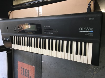 Korg 01w/fd 61 key Workstation synthesizer, vintage/o1w/v62/SMF