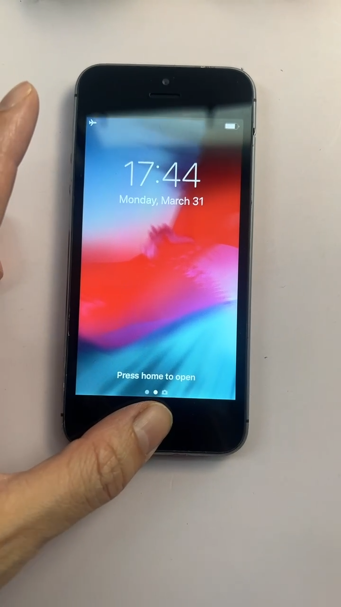 oringinal Apple iphone 5s 16GB without finger prints unlocked 4G