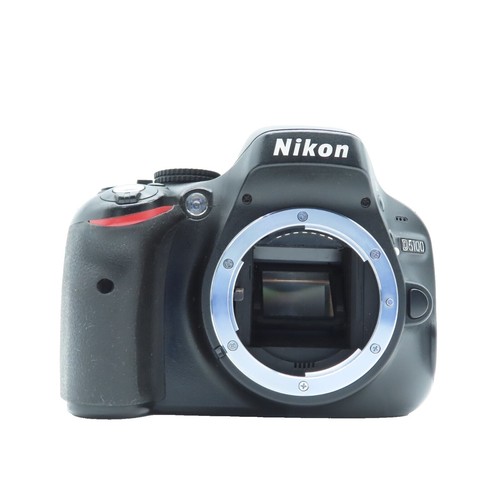 Nikon D5100 16.2MP Digital SLR camera Body w/battery From Japan