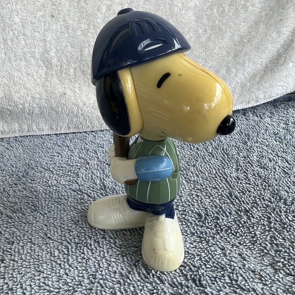 Vintage 2002 McDonalds Snoopy Japan Peanuts 2 Figures Sporty