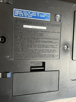 Yamaha Psr-11 Keyboard Electronic Synth Piano Portatone Vintage 49