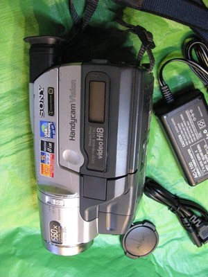 Sony CCD-TRV608 Hi8 Analog Camcorder - Record Transfer Watch 8MM