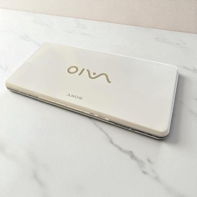 SONY VAIO Type P white VGN-P70H Intel Atom Z520 RAM 2GB AC100V