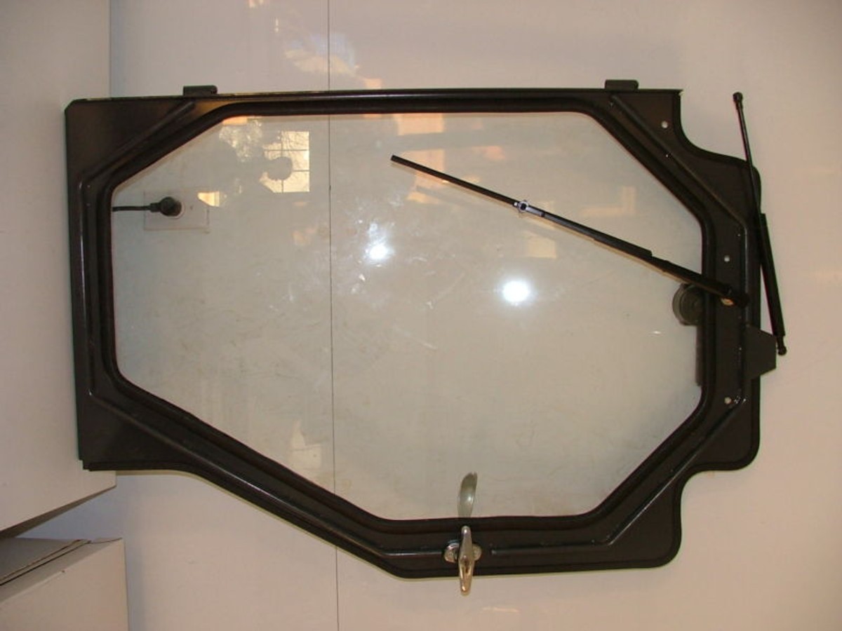 NEW Cab Enclosure Door for New Holland LX565,LX665,LX865,LX885