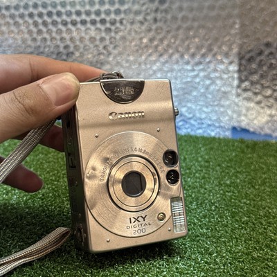 Canon IXY Digital 200 Compact 2.1MP Digital Camera - Silver