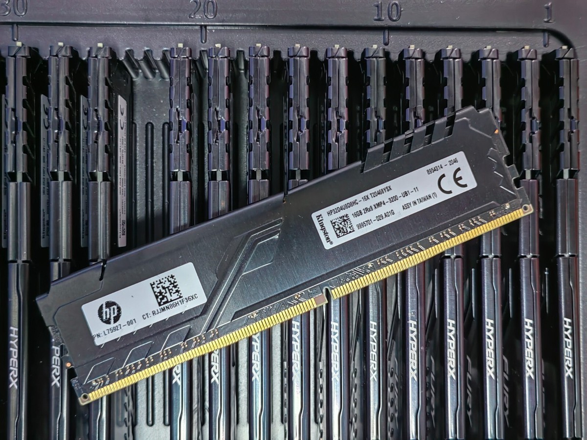 HP Kingston 16GB DDR4 3200 HP32D4U8D8HC-16X 2Rx8 XMP4-3200 288p