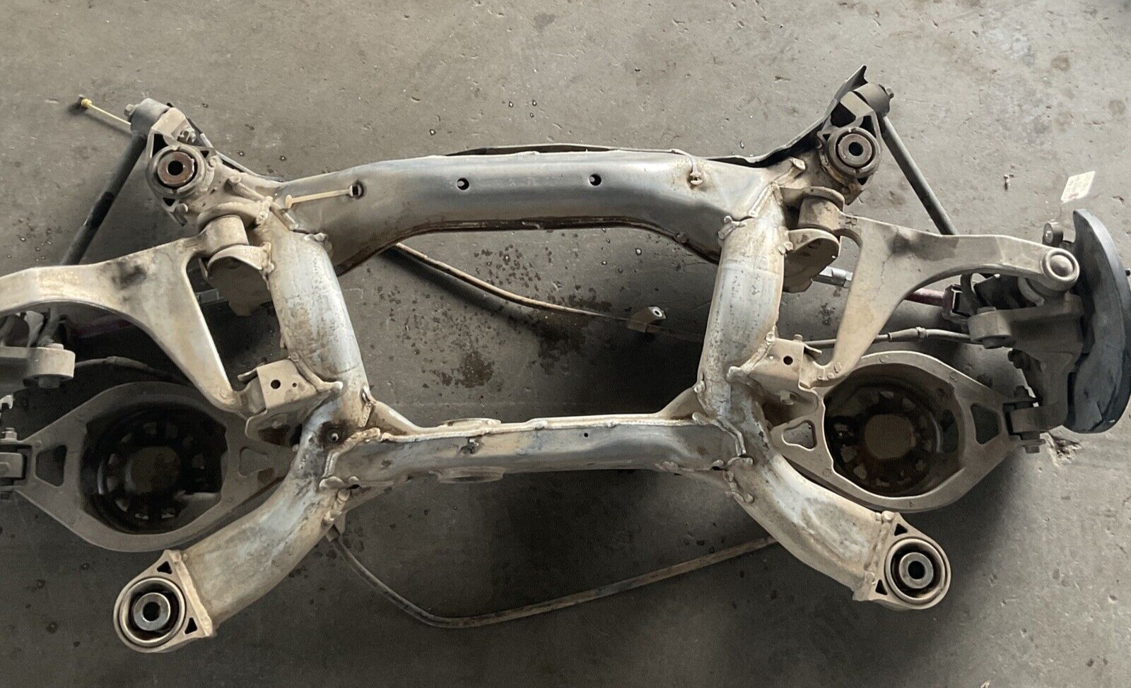 03-07 Nissan 350z Rear Suspension Subframe Crossmember Assembly