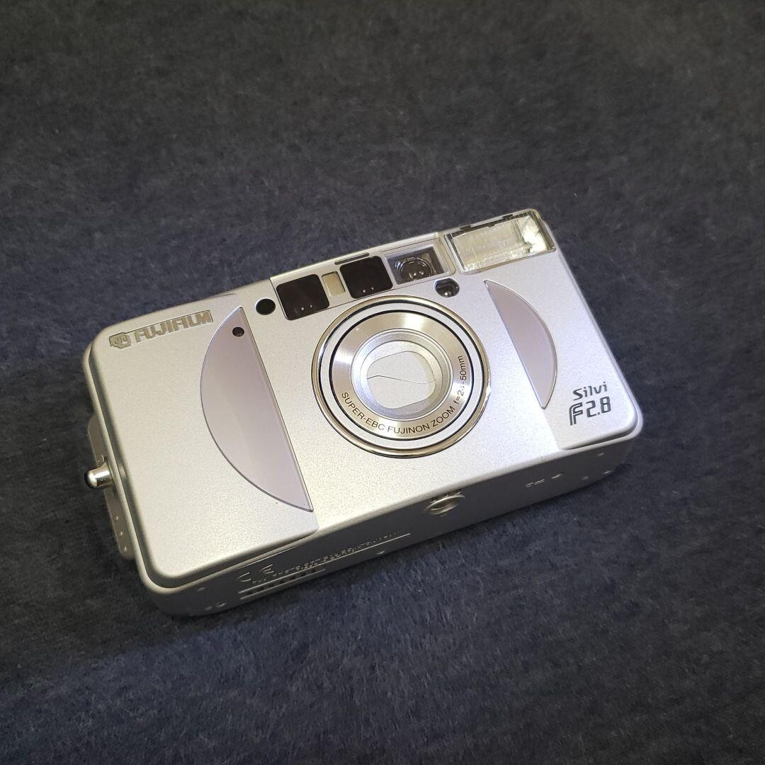 Fuji Fujifilm Silvi F2.8 Silver Point & Shoot 35mm Film Camera