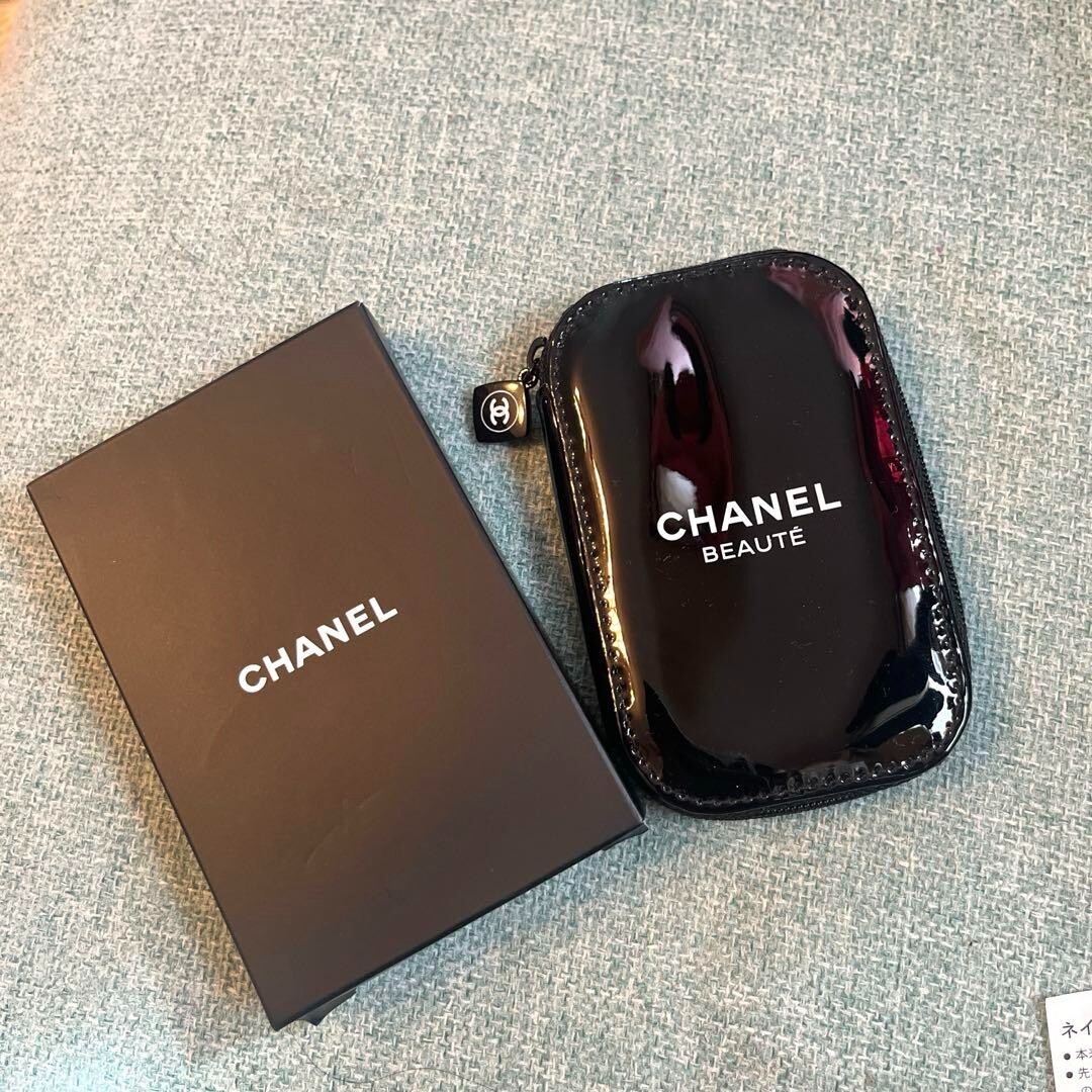 CHANEL Beauty Nail Care Kit Limited Edition w/ Enamel Pouch Black