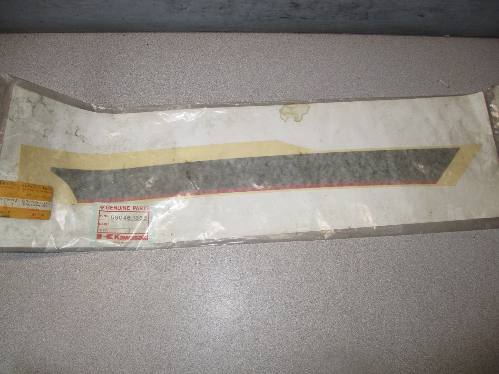 KAWASAKI RIGHT FUEL TANK PATTERN GRAPHIC DECAL 56046-1865 86 ZX