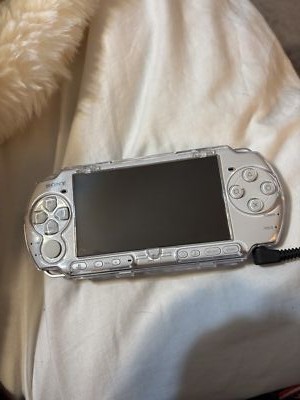 Sony PSP 3000 Pearl White - Good Condition + Official 4GB Card +