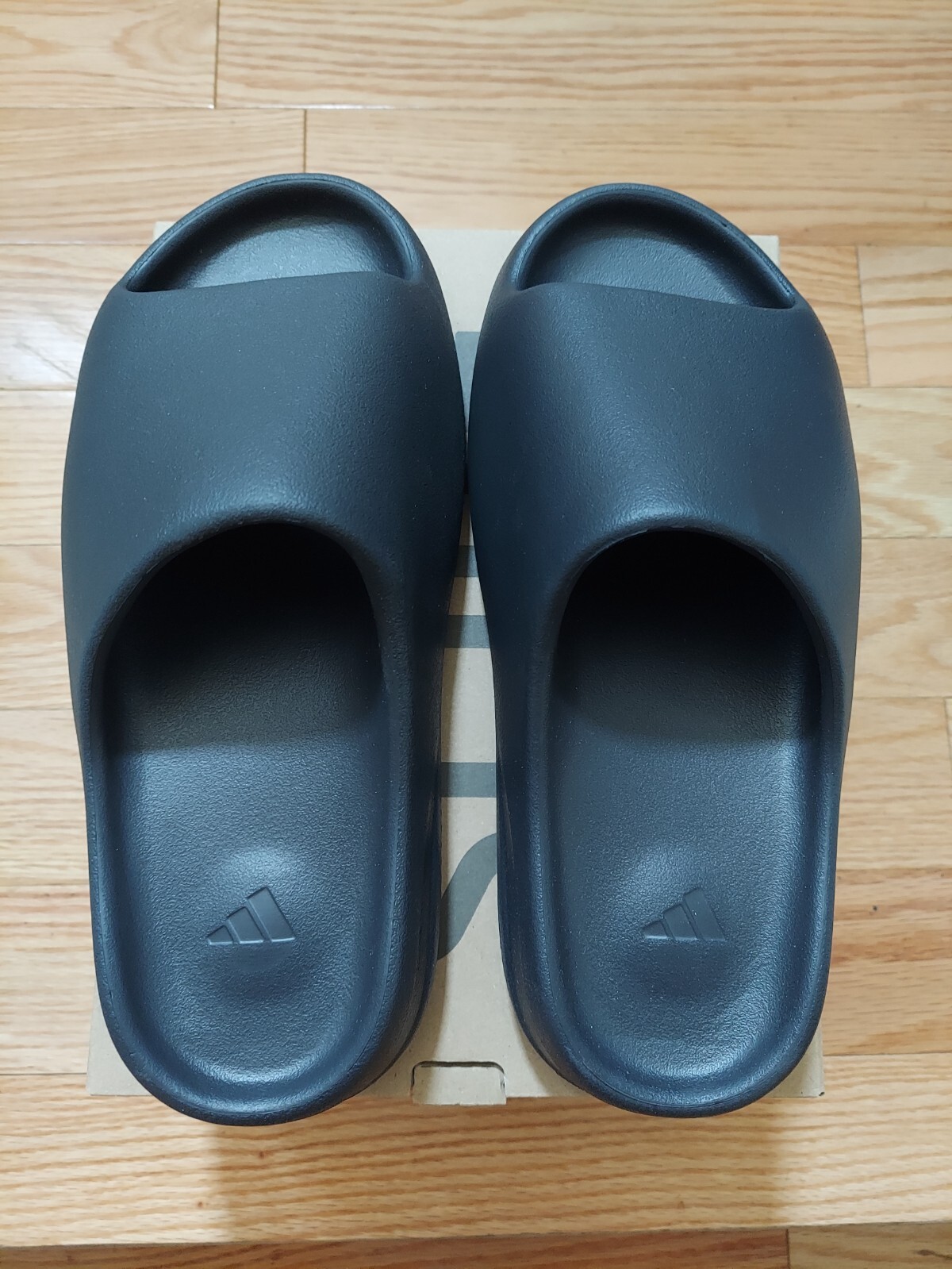 Adidas Yeezy YZY Slide Onyx Black Men's Size 10 Kanye West DS Rare