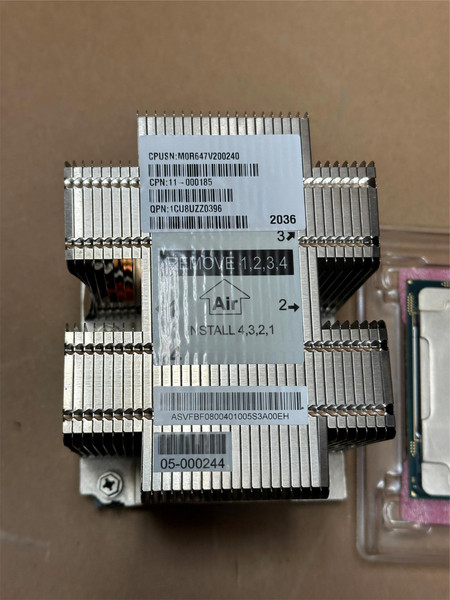 Intel Xeon Gold 6138 SR3B5 2.00HGz CPU and Heatsink M0R647V200240