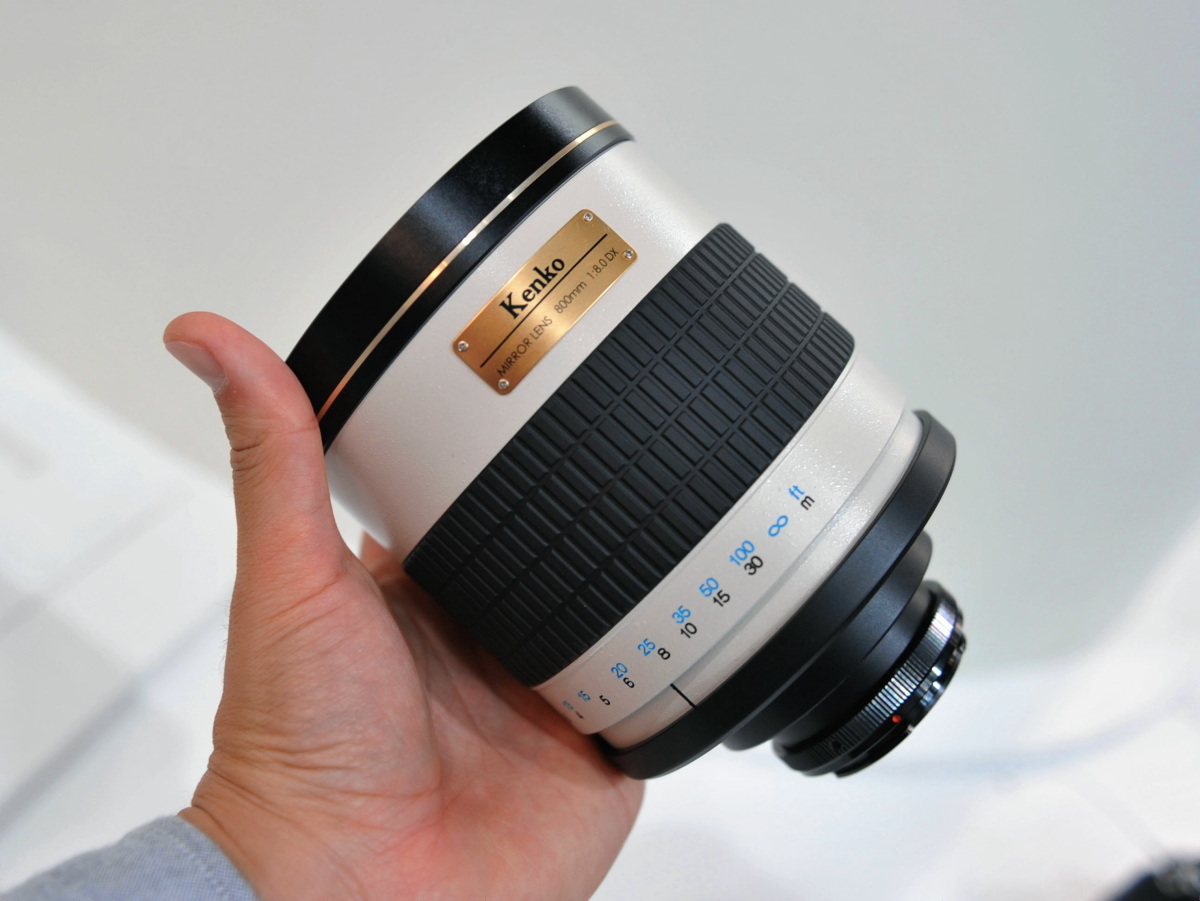 純正品を圧倒するコストパフォーマンスで超望遠が可能な「ミラーレンズ