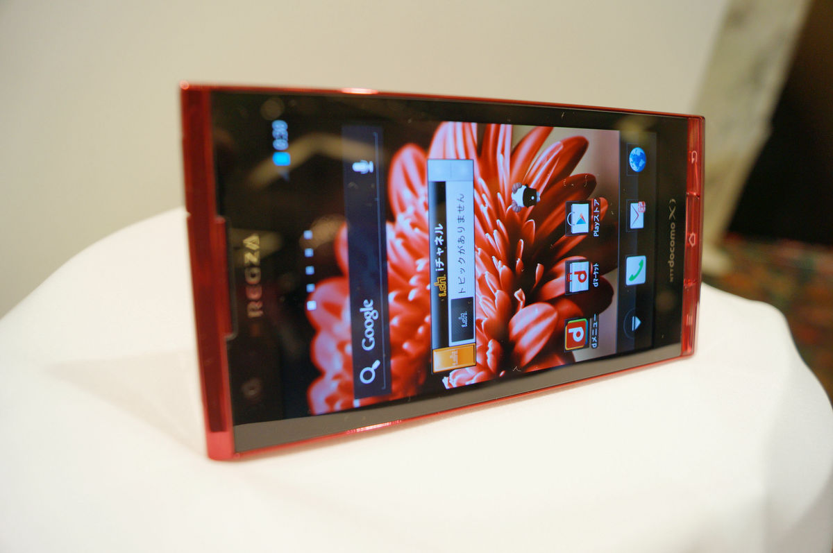 ドコモ夏の新機種「REGZA Phone T-02D」速攻フォトレビュー、とにかく