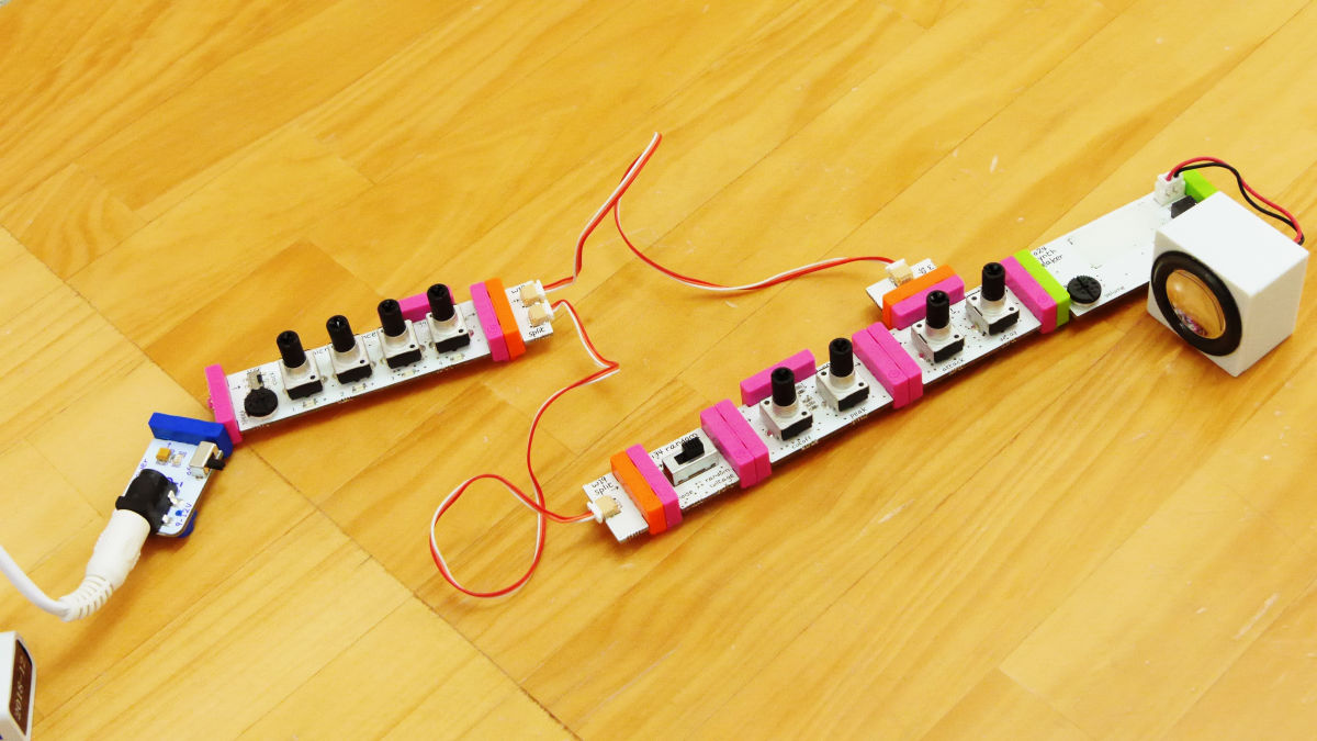 小型モジュールをどんどん連結し誰でもすぐ演奏しまくれるアナログ