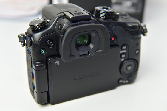 4K撮影に対応したPanasonicのミラーレス一眼「LUMIX GH4」はGH3の正統