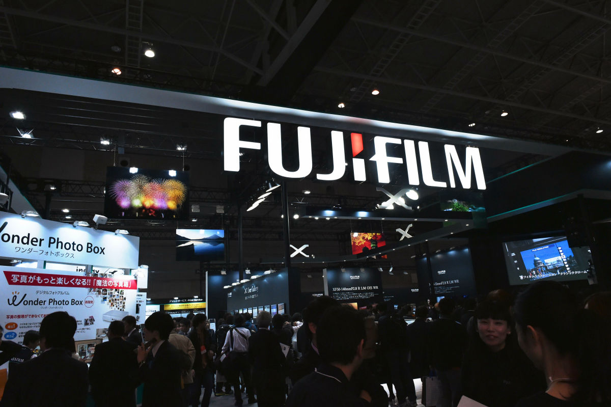 写真を自動で人物・場所などで分類してくれるフォトストレージ兼