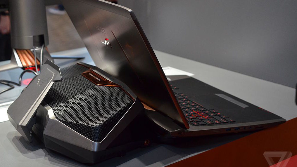 ASUSの巨大水冷式冷却ユニットを搭載した超高性能ゲーミングPC「GX700