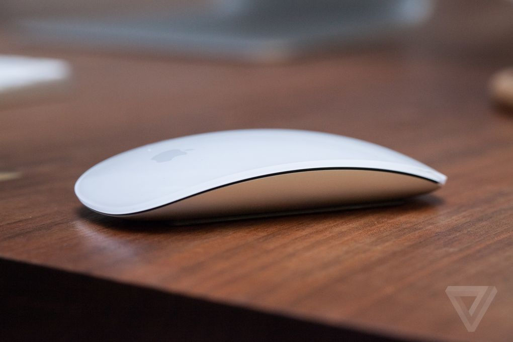 ついに4K対応の21.5インチiMacが登場、マウス・キーボード・トラック