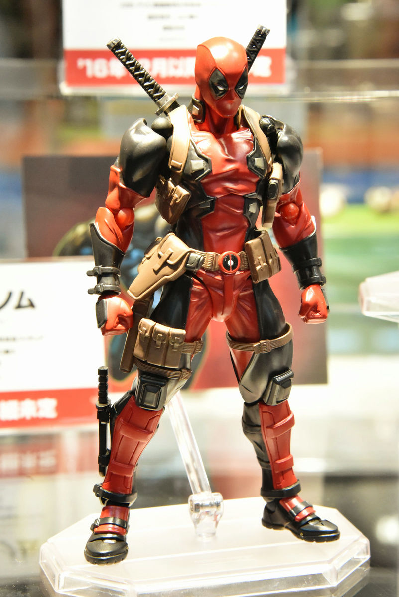 無責任ヒーロー「デッドプール」が全身フル可動して映画のバトルシーン