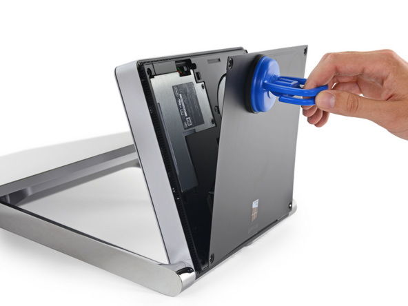 Microsoftの液晶一体型PC「Surface Studio」がバラバラに分解され高