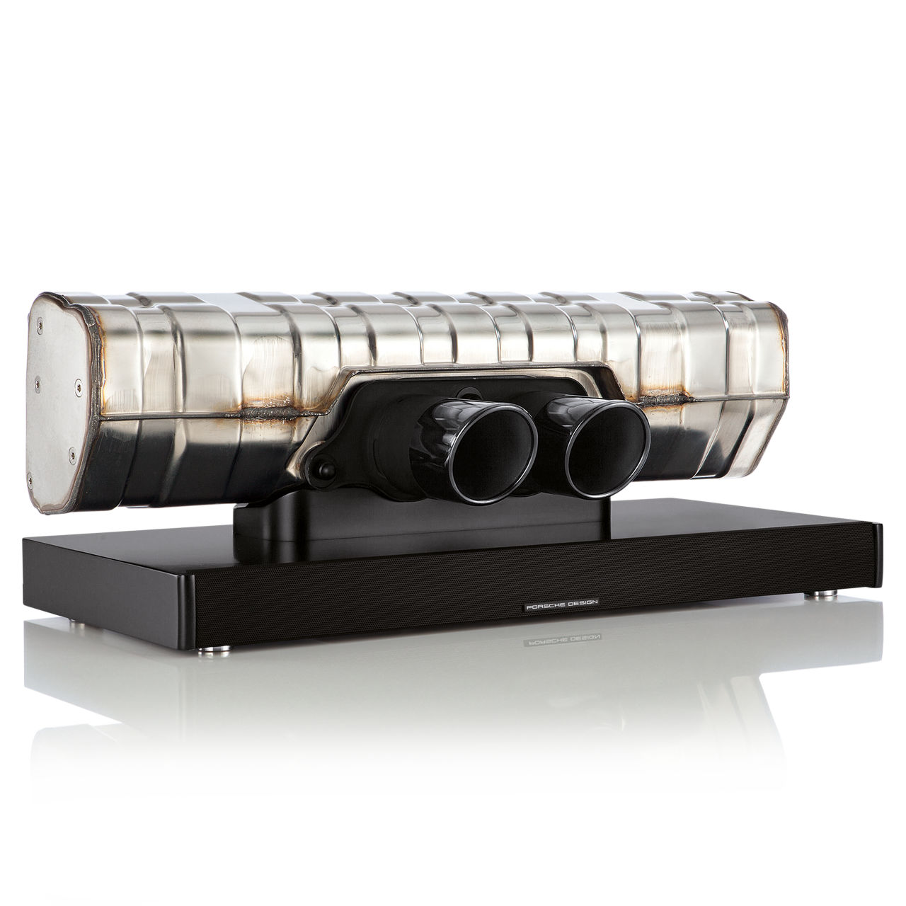 自宅の部屋でも「ポルシェサウンド」を楽しめるポルシェデザインの
