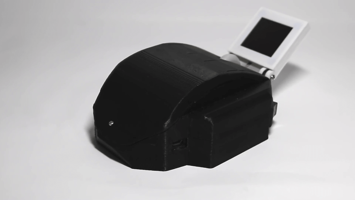 PCのマウスを改造してキーボード＆モニター付きのモバイルPCに仕上げた