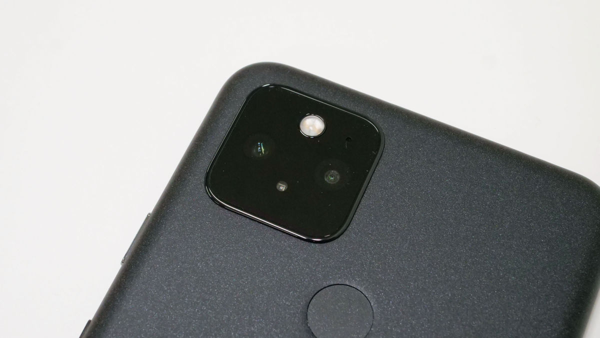Google製スマートフォン最新モデル「Pixel 5」開封＆外観レビュー