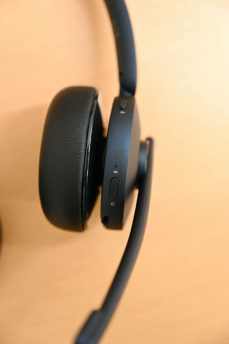 充電5分で3時間通話できマイク・ヘッドホンともノイズ除去が強力な