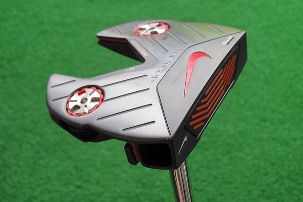 小ぶりなヘッドでオートマチックに打てる」ナイキ メソッド コンバージ