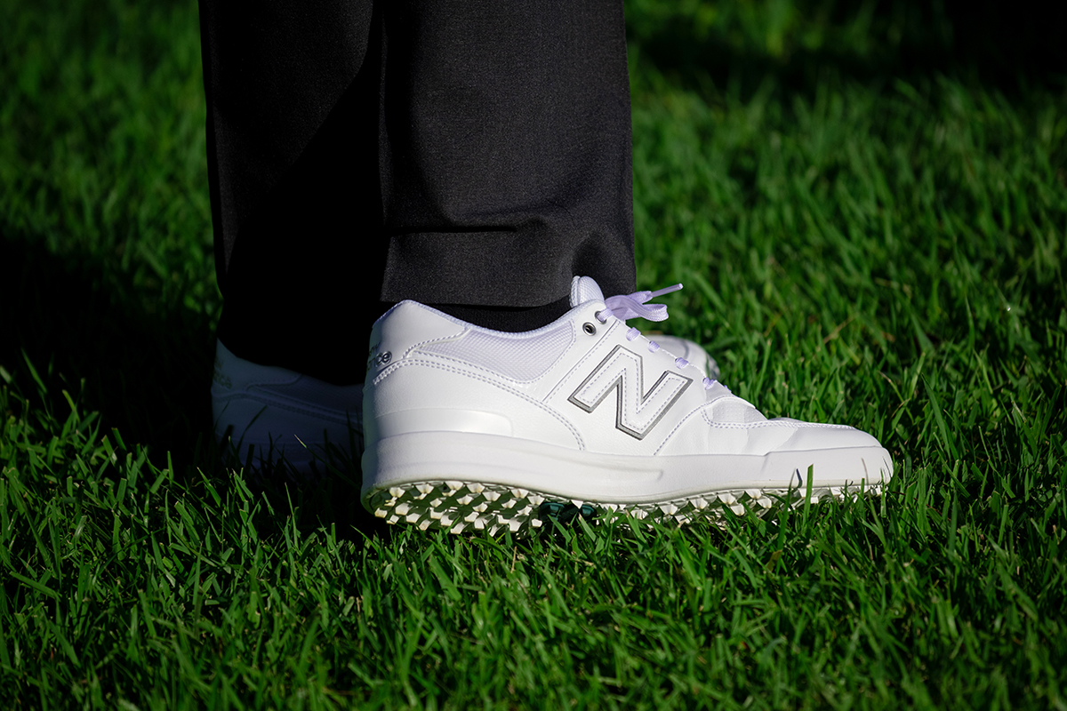 ニューバランス「UGC574」を試し履き この秋一番のサプライズ “歩き