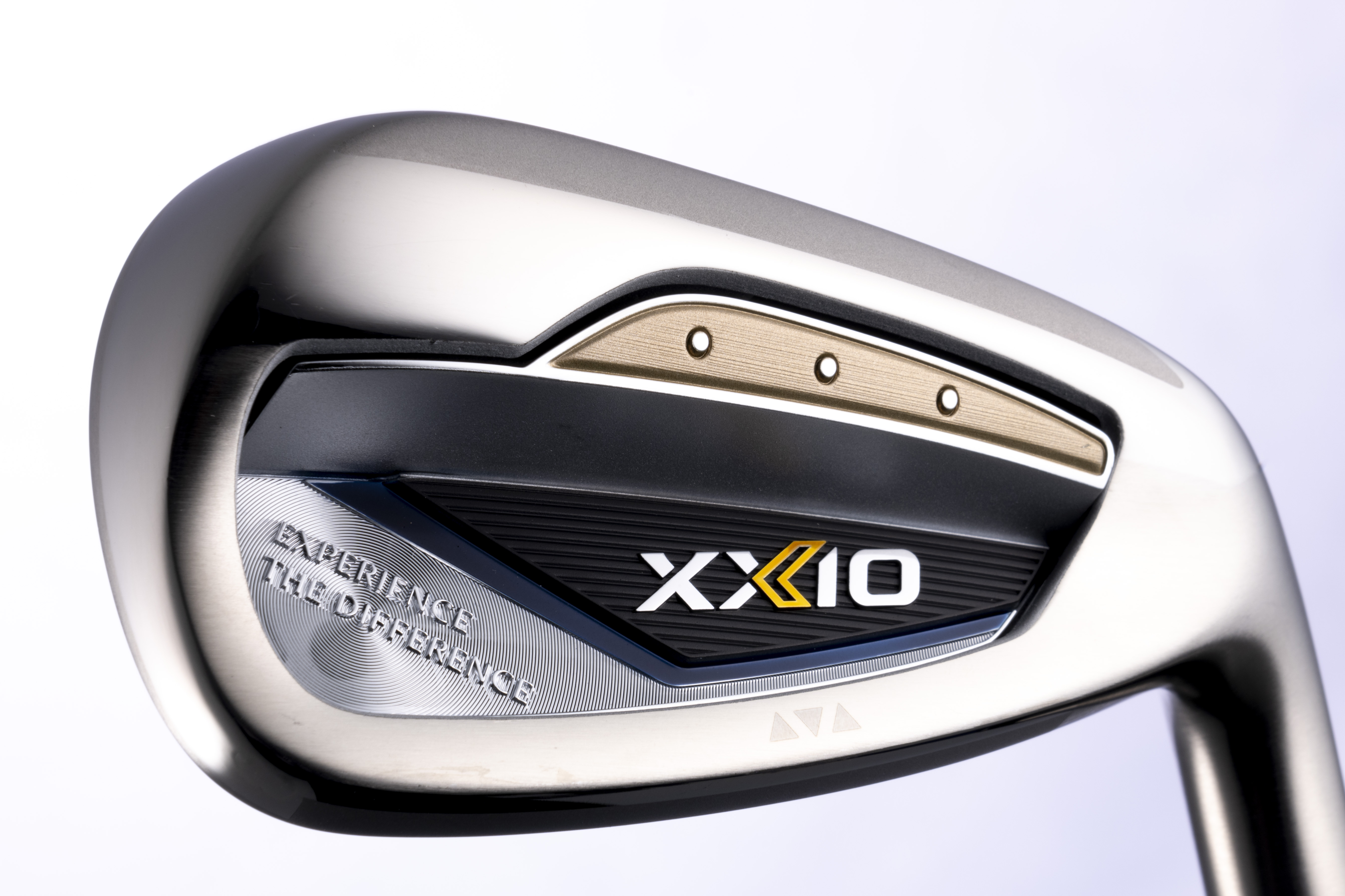 こりゃ飛ぶわ…パー3でライバルをギャフンと言わせたいなら「ゼクシオ