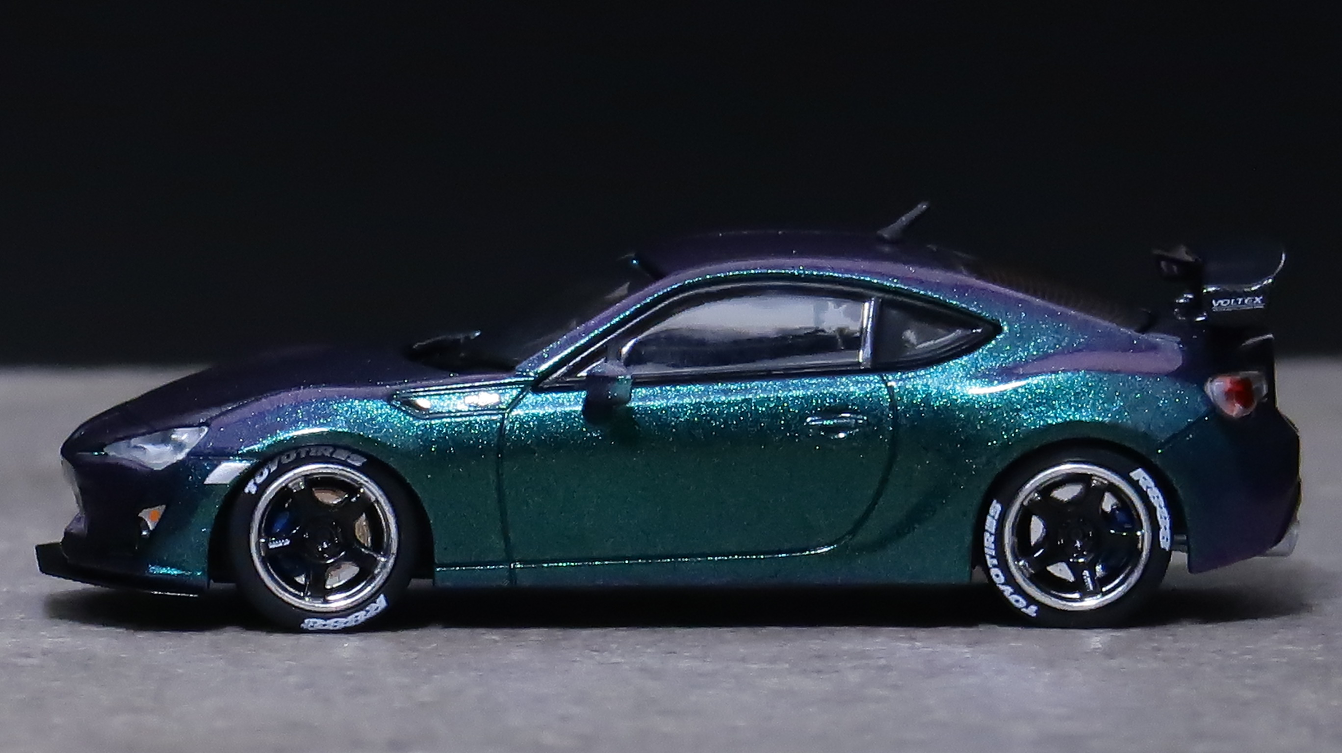モデルインプレッション】 INNO Models 1/64 Toyota GT86 2014 Magic