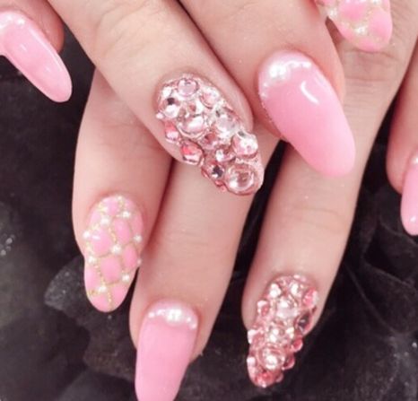 ストーン埋め尽くしネイルの人気デザイン集♪煌びやかに輝く指先へ