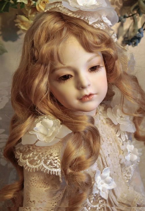 ヘルトヴィッヒ どんぐりお目目の女の子 ビスクドール ヘルトヴィッヒ